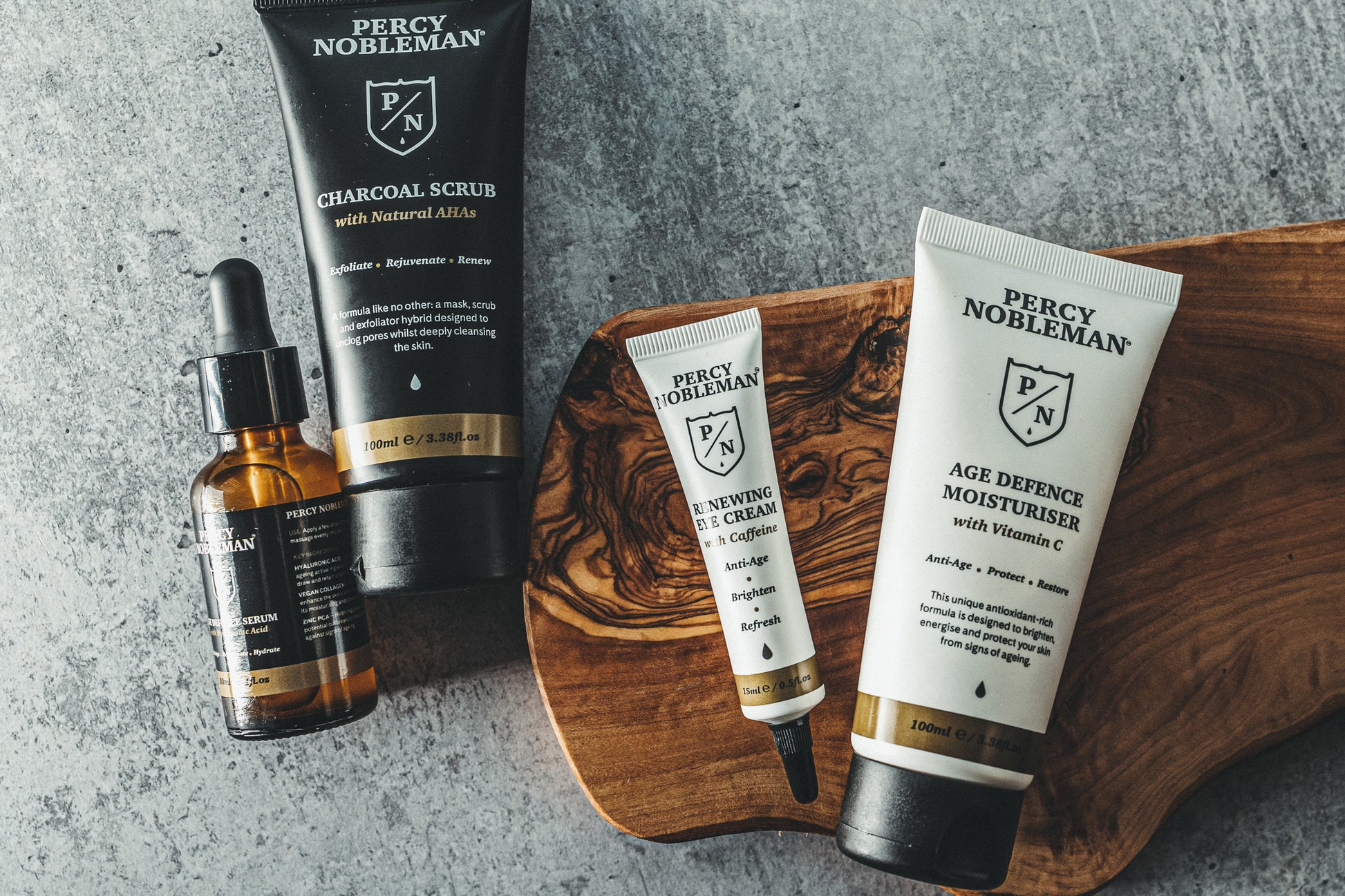 Percy Nobleman Age Defence Moisturiser 100 ml. Andoxunarrík formúla - Inniheldur C-vítamín. Frábært fyrir herra.